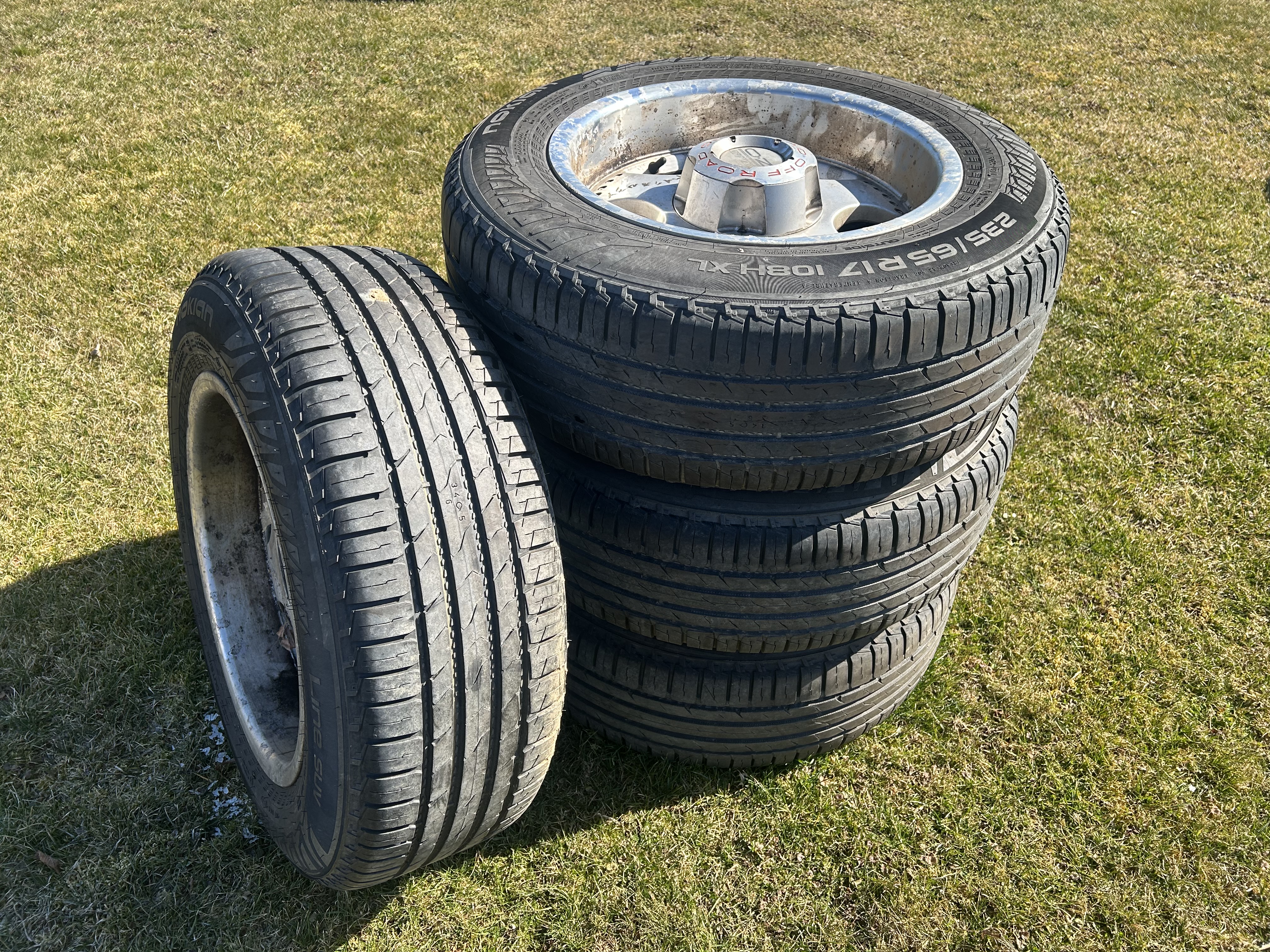 Kola Hyundai TERRACAN 235/65R17 108H XL Nokian